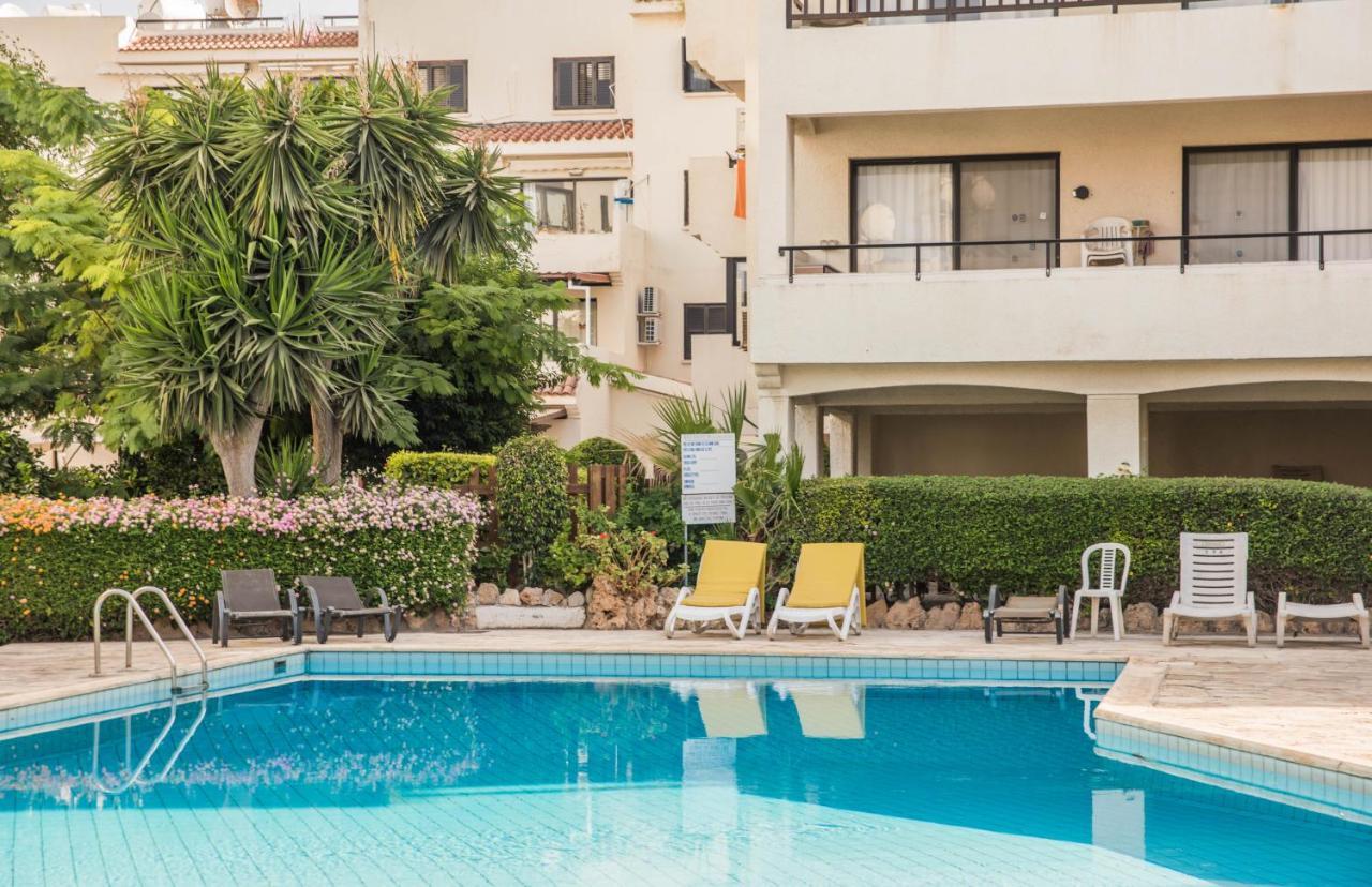One Bedroom Apartment In Paphos In Good Location Kültér fotó