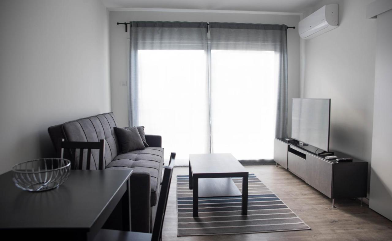 One Bedroom Apartment In Paphos In Good Location Kültér fotó